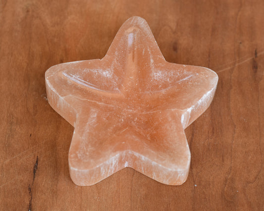 Check out our crystal shop in San Diego with Selenite decor such as lamps, bowls, candle holders and more! 
At Pacific Beads, we carry crystals in a wide variety of forms. Find Selenite geodes, Selenite housewares, Selenite carvings, and designer Selenite jewelry so that you can enjoy its healing properties in the way that best suits you and your lifestyle. The best part? You can shop crystals wholesale, meaning there is always something within your budget!