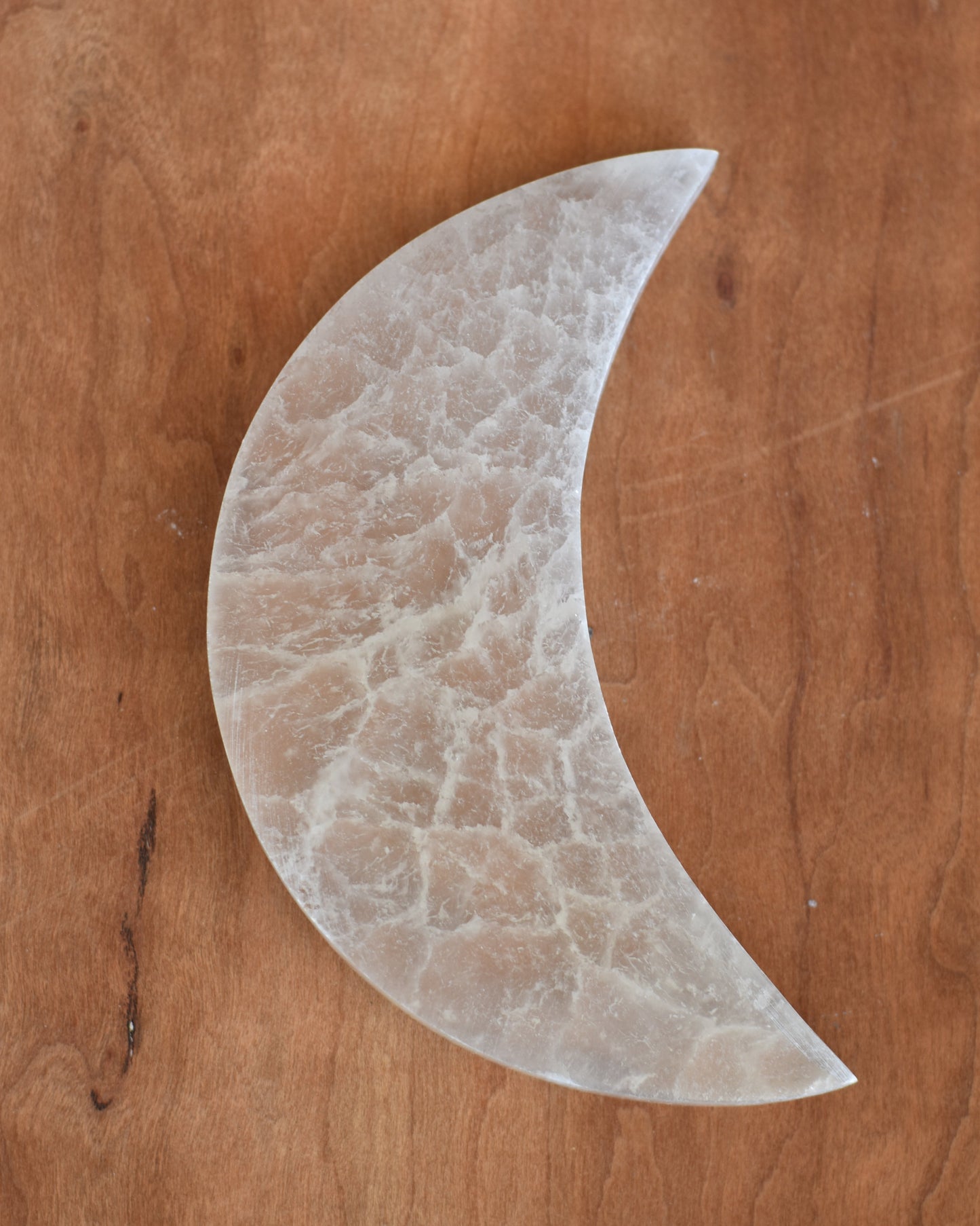 Check out our crystal shop in San Diego with Selenite decor such as lamps, bowls, candle holders and more!
At Pacific Beads, we carry crystals in a wide variety of forms. Find Selenite geodes, Selenite housewares, Selenite carvings, and designer Selenite jewelry so that you can enjoy its healing properties in the way that best suits you and your lifestyle. The best part? You can shop crystals wholesale, meaning there is always something within your budget!