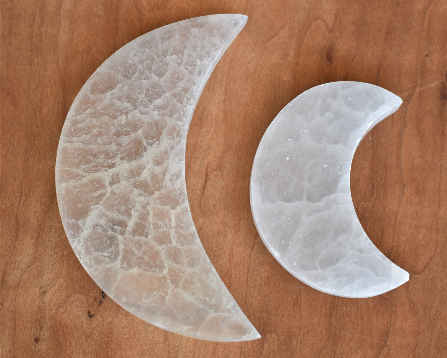 Check out our crystal shop in San Diego with Selenite decor such as lamps, bowls, candle holders and more!
At Pacific Beads, we carry crystals in a wide variety of forms. Find Selenite geodes, Selenite housewares, Selenite carvings, and designer Selenite jewelry so that you can enjoy its healing properties in the way that best suits you and your lifestyle. The best part? You can shop crystals wholesale, meaning there is always something within your budget!