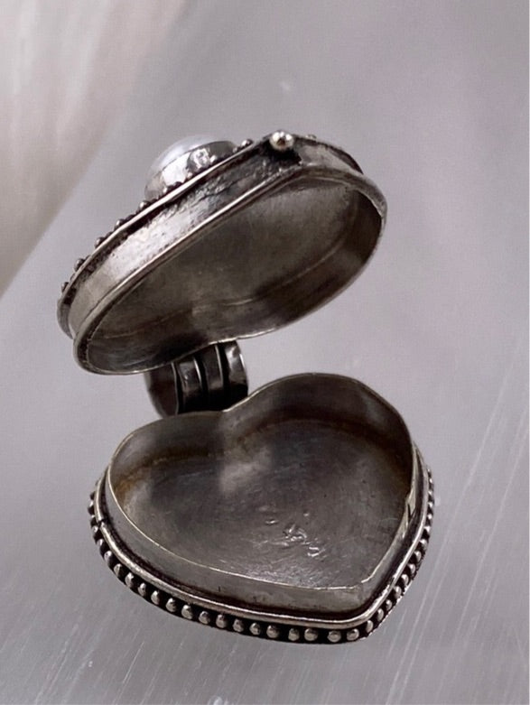 S.S. Pearl Heart Poison Necklaces