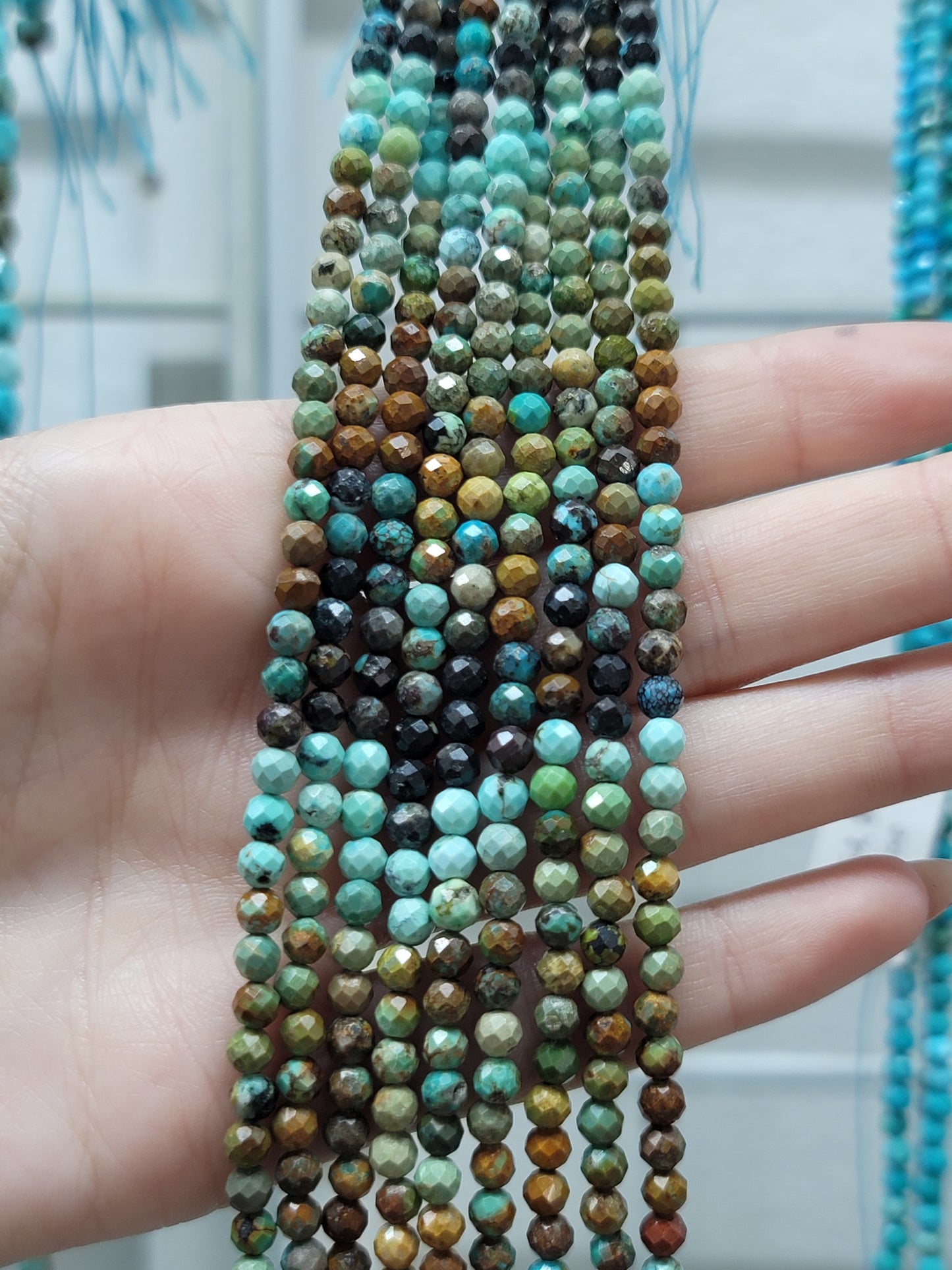 Faceted Gradient Turquoise Beads