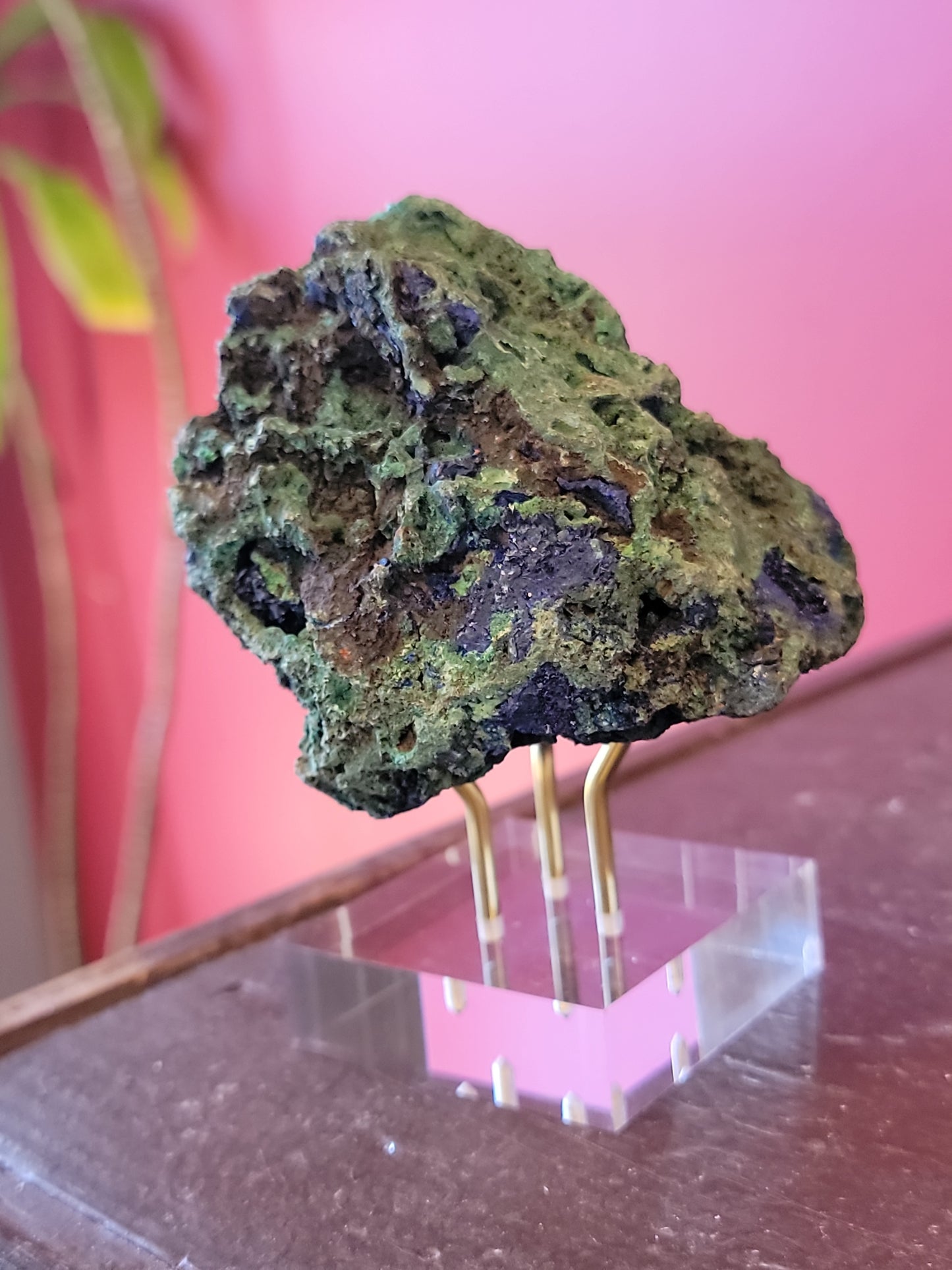 Acrylic Golden Crystal Stands 2"