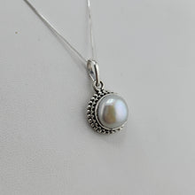 Load image into Gallery viewer, S.S. AAA Grade Mabe Pearl Necklaces
