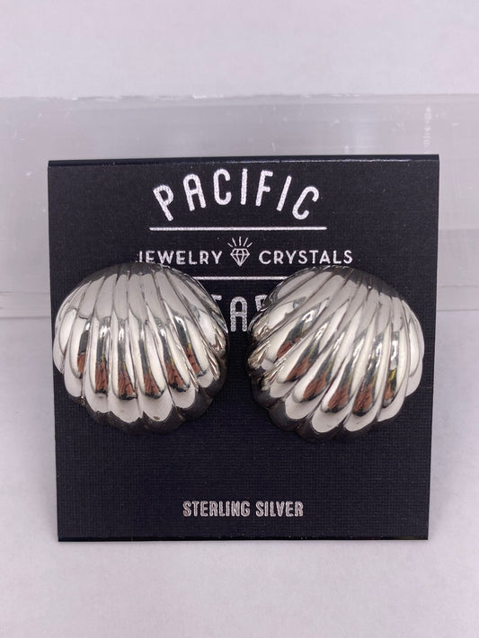 S.S. Shell Earrings