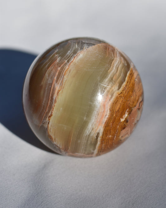 Check out our crystal shop in San Diego with green onyx decor such as lamps, bowls, candle holders and more!
At Pacific Beads, we carry stones in a wide variety of forms. Find green onyx geodes, green onyx housewares, green onyx carvings, and designer green onyx jewelry so that you can enjoy its healing properties in the way that best suits you and your lifestyle. The best part? You can shop crystals wholesale, meaning there is always something within your budget!