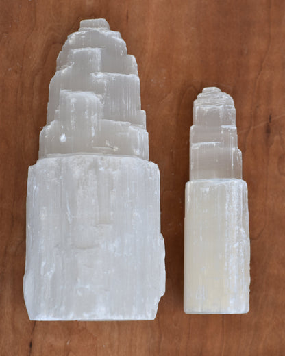 Check out our crystal shop in San Diego with Selenite decor such as lamps, bowls, candle holders and more! 
At Pacific Beads, we carry crystals in a wide variety of forms. Find Selenite geodes, Selenite housewares, Selenite carvings, and designer Selenite jewelry so that you can enjoy its healing properties in the way that best suits you and your lifestyle. The best part? You can shop crystals wholesale, meaning there is always something within your budget!