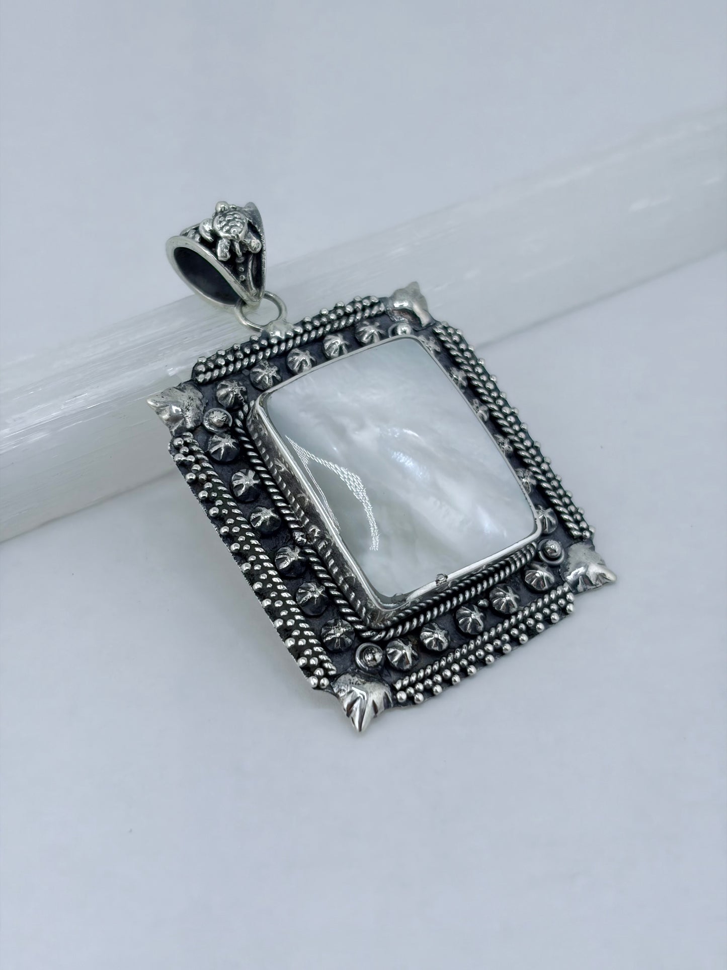 S.S. Shlomo 'Window to the Sea' Pendant