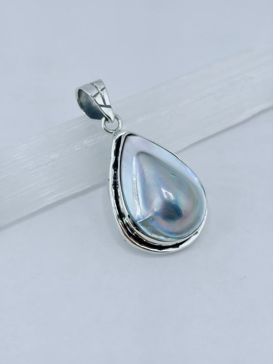 S.S. Blister Pearl 'Siren Song' Pendants