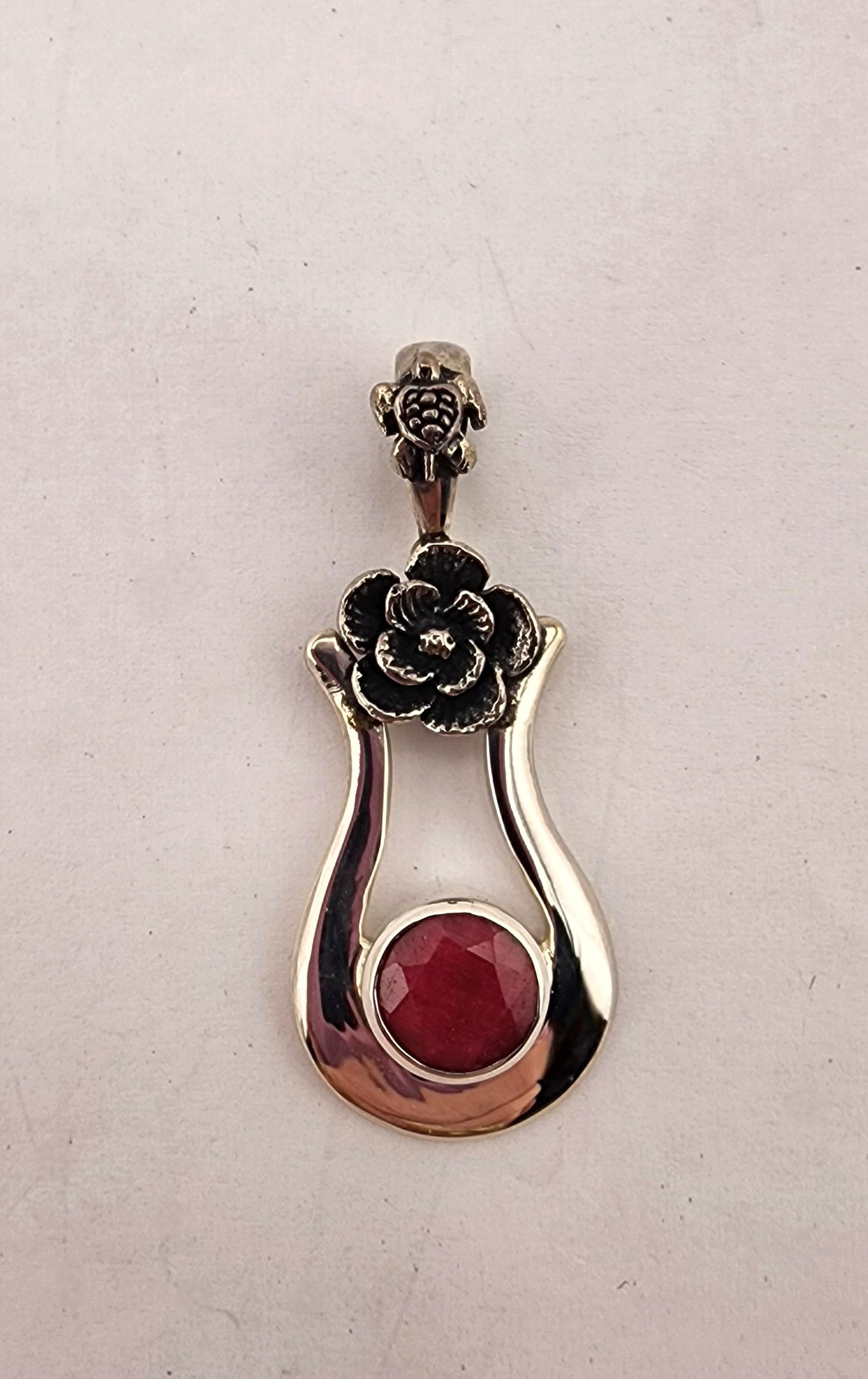 Ruby pendant designed by Shlomo