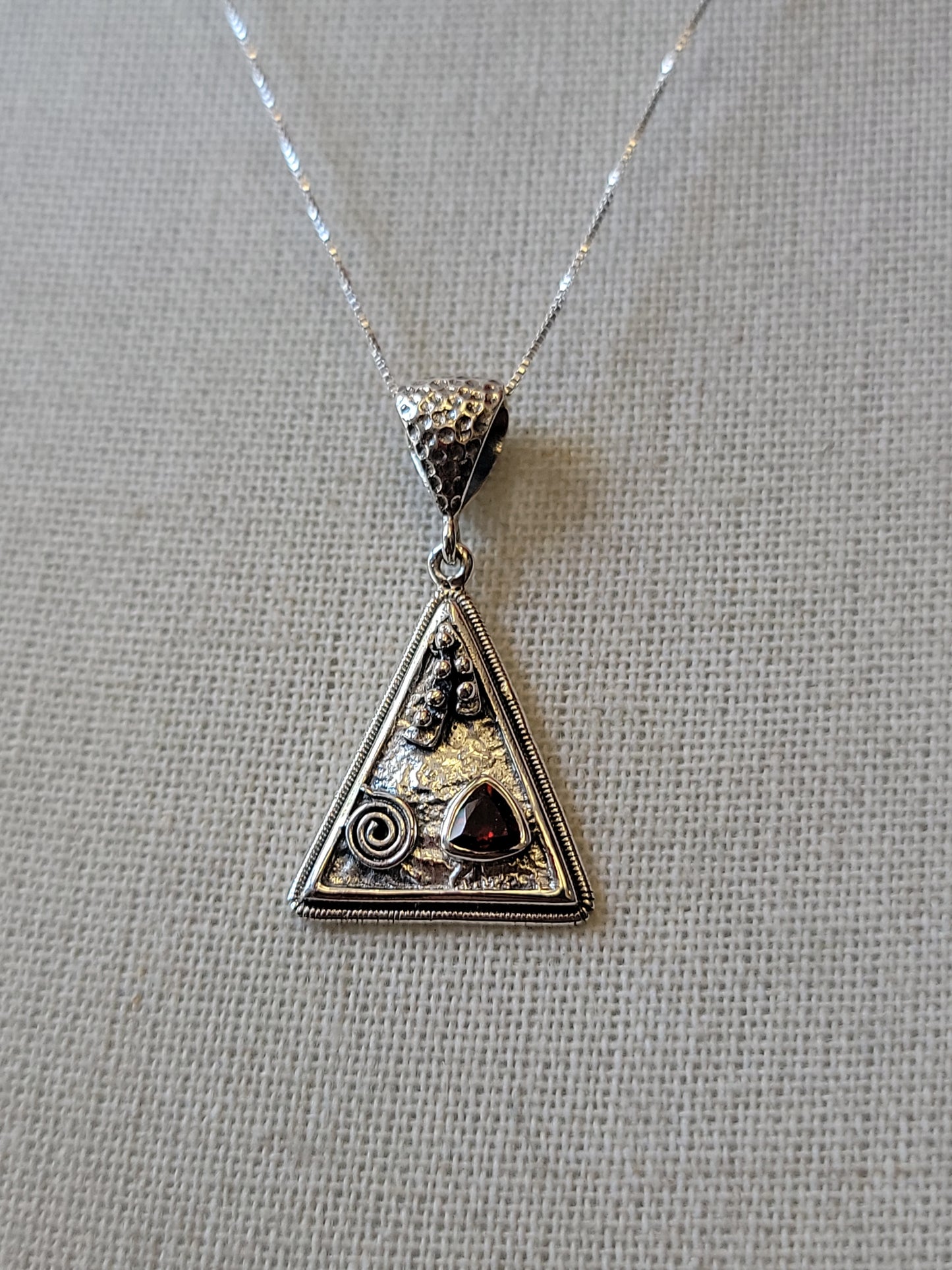 S.S. Triangle Garnet Necklace